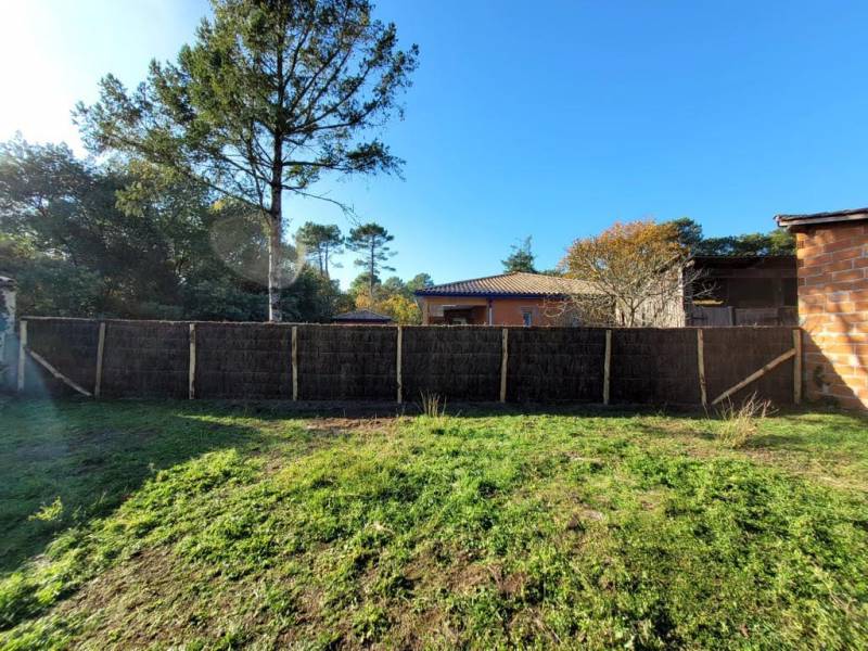 Devis pour faire poser une clôture en brande épaisse 8cm pour délimiter une propriété en Gironde 33