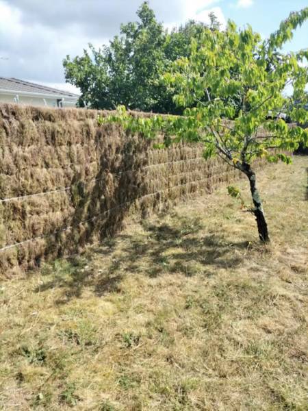 Installateur de clôture en panneaux de brande épaisse fabrication artisanale sur Eysines près de Bordeaux