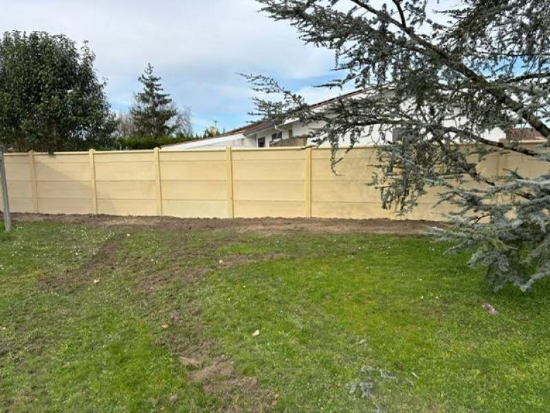 Prix pose mur en plaque béton à Parempuyre avec finition ton pierre