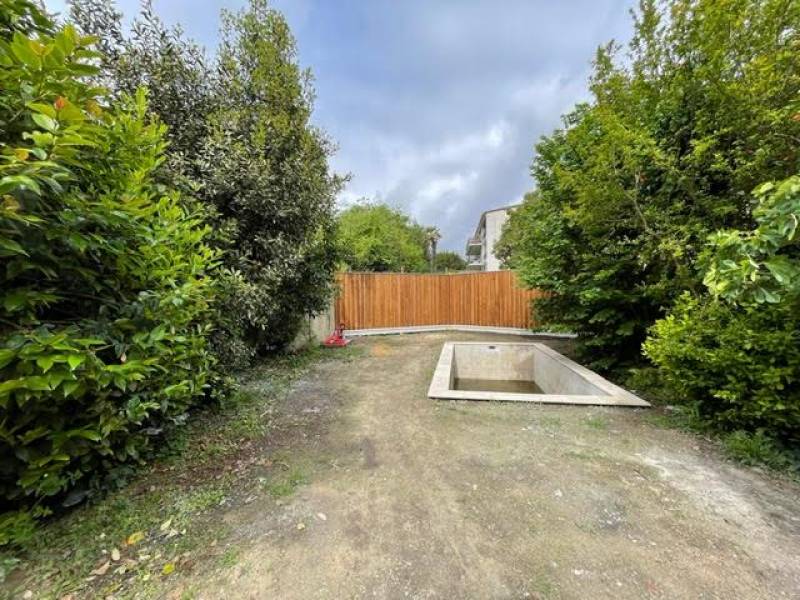 Avant / Après chantier au Bouscat : création de clôture bois volige, une installation sur-mesure AQUITAINE CLÔTURE