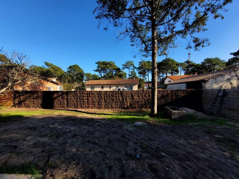 Qui contacter pour installer une clôture en brande 8cm à côté de Montalivet ?