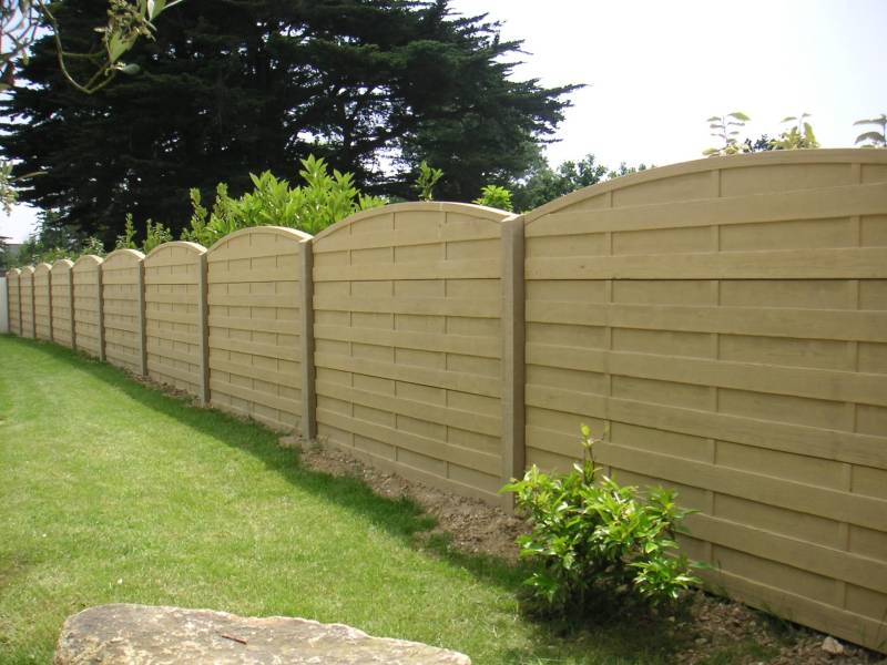 Prix pour remplacer une haie de jardin par une clôture béton décorative LINÉA au Haillan