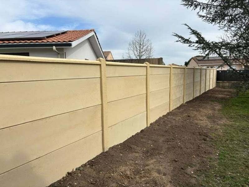 Tarif pour enlever une haie de jardin et poser une clôture en plaques béton à la place vers Parempuyre