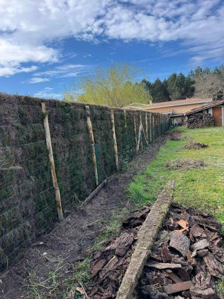 Faire poser de la brande épaisse 8 cm, 2 m de hauteur à Saint-Médard-en-Jalles avant de vendre une maison individuelle : une création AQUITAINE CLÔTURE