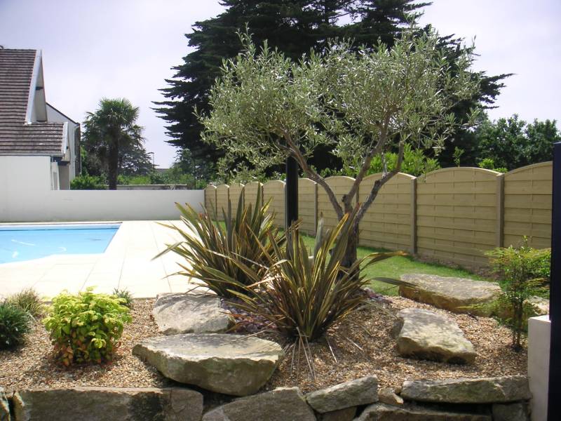 Devis pose clôture lisse béton décorative pour une maison à Saint Médard en Jalles