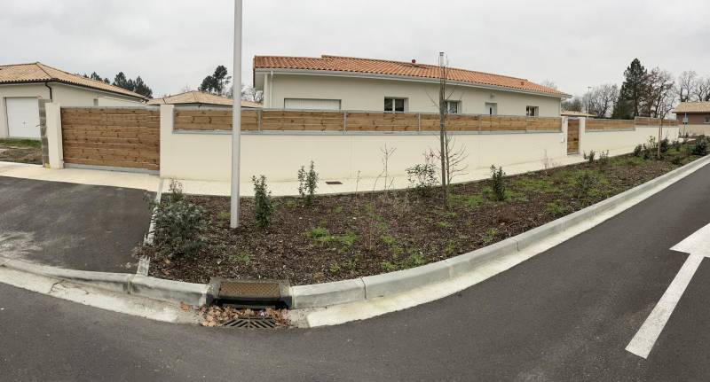 Devis clôture en bois et acier avec portail et portillon sur-mesure proche Bordeaux 33
