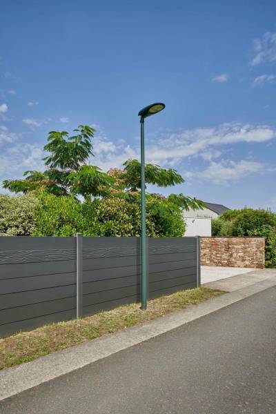 Remplacement haie de jardin par une clôture lisse décorative en béton vers Eysines