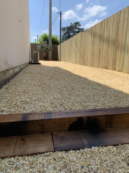 faire poser une clôture en bois dans un jardin au meilleur prix Bordeaux à proximité du Bassin d'Arcachon 33