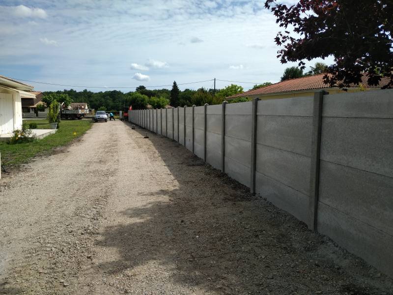 Trouver un installateur de clôture en plaque béton pas cher dans la région du Médoc près de Macau