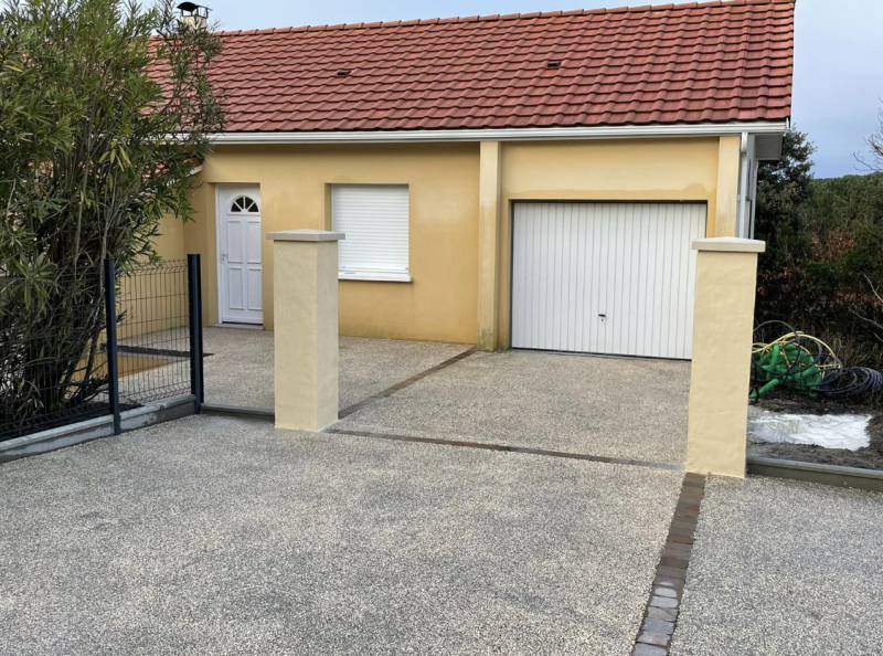 Devis pour création d'une entrée de maison en béton lavé désactivé anti-dérapant à Pessac