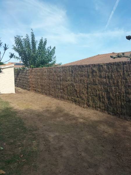 Prix pour faire poser une clôture en brande épaisseur 8cm au Haillan par un professionnel devis offert