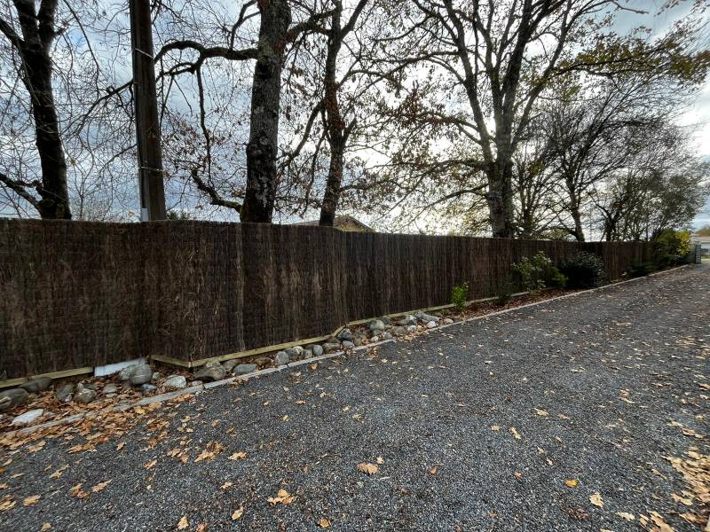 Brande de bruyère naturelle Saint Aubin Médoc épaisseur 4 cm : une installation clé en main AQUITAINE CLÔTURE