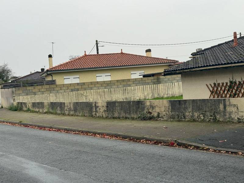 Réfection de clôture à Mérignac : société spécialisée en clôture alu et enduit muret