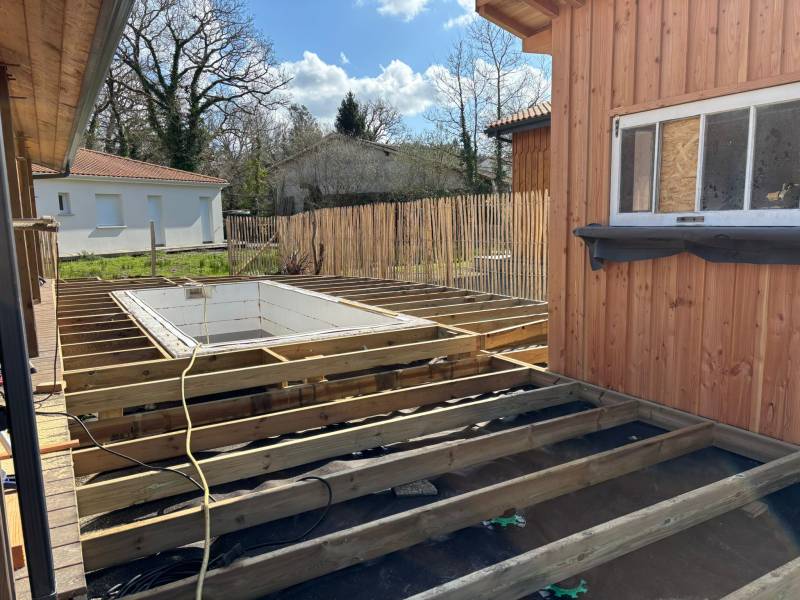 Prix au m2 à Montalivet pour faire poser de la ganivelle en bois de châtaigner en 1m
