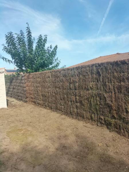 Acheter de la brande de bruyère naturelle en rouleaux épaisseur 8cm dans le Médoc 33